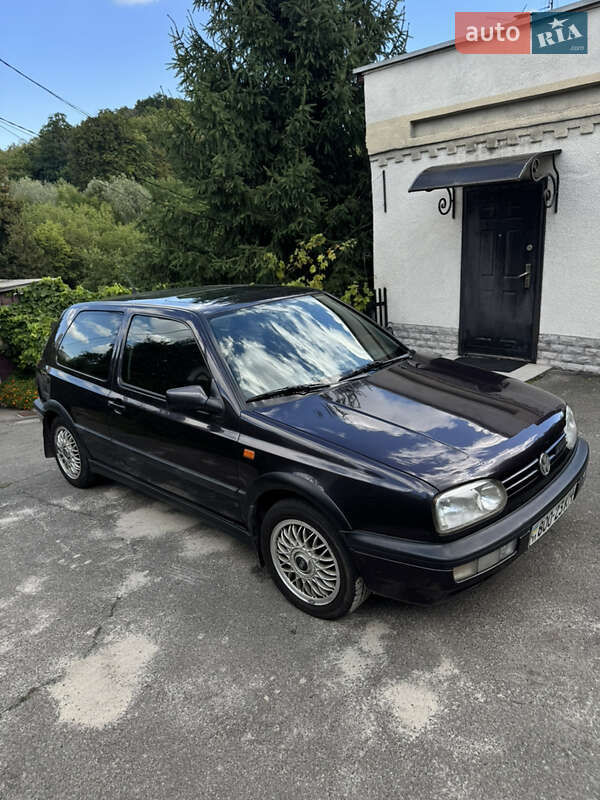 Хетчбек Volkswagen Golf 1992 в Києві