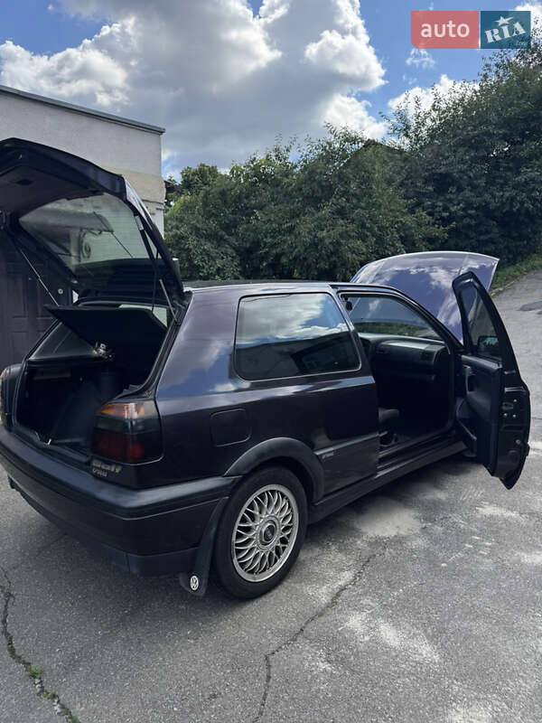 Хетчбек Volkswagen Golf 1992 в Києві