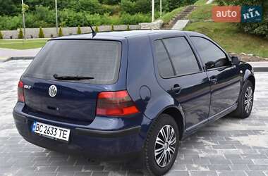 Хэтчбек Volkswagen Golf 2002 в Мостиске