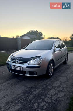Хэтчбек Volkswagen Golf 2005 в Ахтырке
