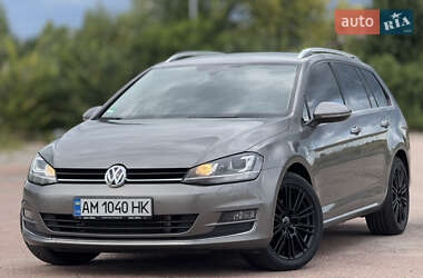Універсал Volkswagen Golf 2016 в Житомирі