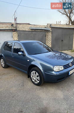 Хэтчбек Volkswagen Golf 2003 в Харькове
