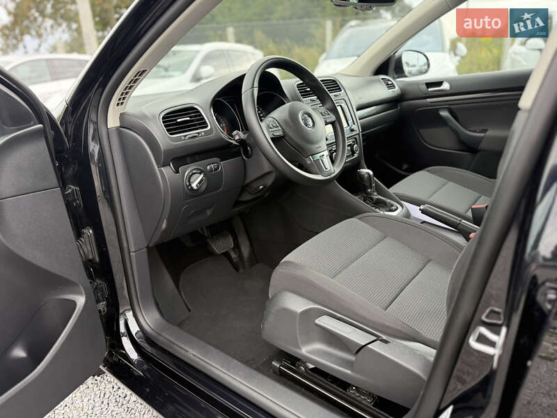 Универсал Volkswagen Golf 2012 в Ровно