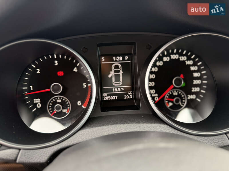 Универсал Volkswagen Golf 2012 в Ровно