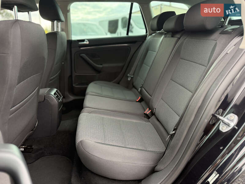 Универсал Volkswagen Golf 2012 в Ровно