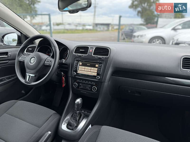 Универсал Volkswagen Golf 2012 в Ровно