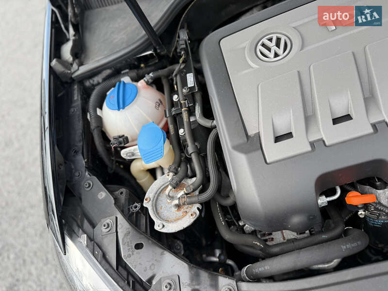 Универсал Volkswagen Golf 2012 в Ровно