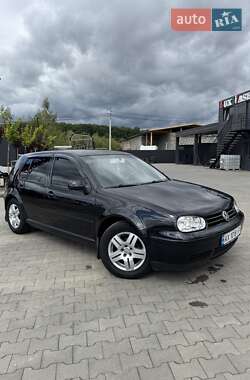 Хетчбек Volkswagen Golf 2003 в Калуші