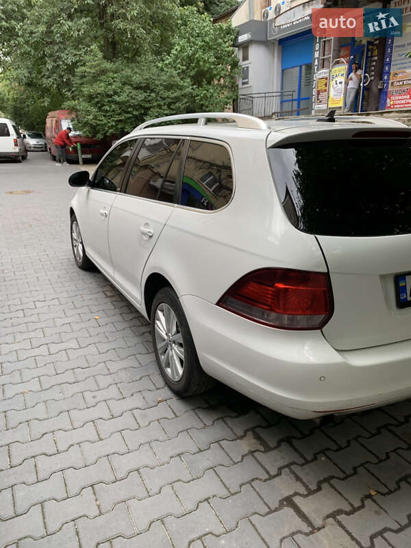 Универсал Volkswagen Golf 2012 в Ивано-Франковске