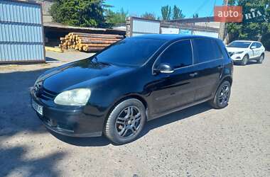 Хэтчбек Volkswagen Golf 2004 в Днепре