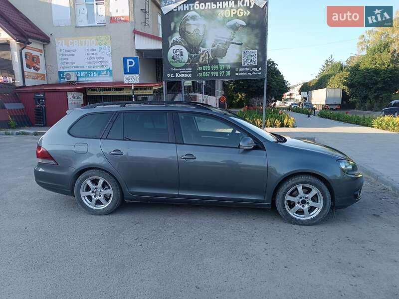 Універсал Volkswagen Golf 2011 в Золочеві
