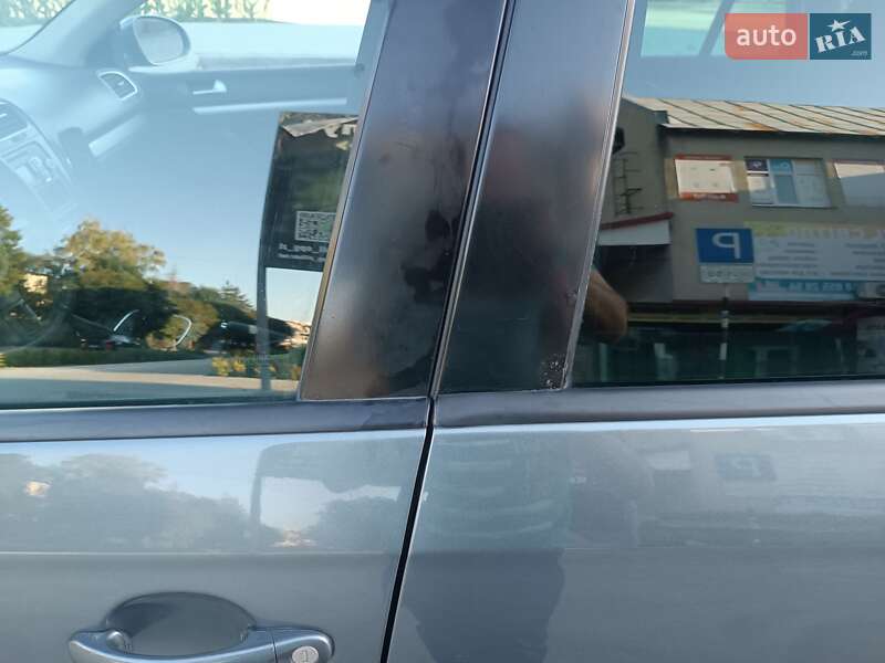 Універсал Volkswagen Golf 2011 в Золочеві