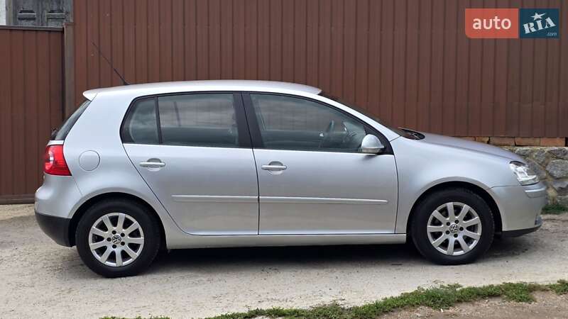 Хэтчбек Volkswagen Golf 2006 в Полтаве