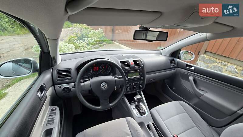 Хэтчбек Volkswagen Golf 2006 в Полтаве