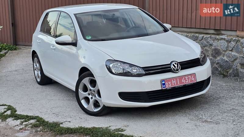 Хэтчбек Volkswagen Golf 2010 в Полтаве