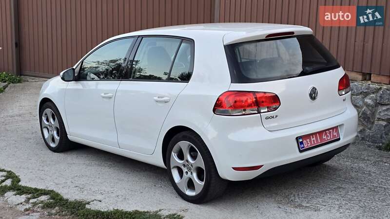 Хэтчбек Volkswagen Golf 2010 в Полтаве