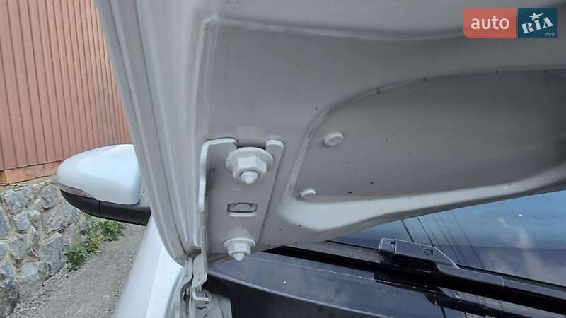 Хэтчбек Volkswagen Golf 2010 в Полтаве