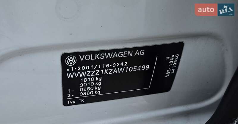 Хэтчбек Volkswagen Golf 2010 в Полтаве