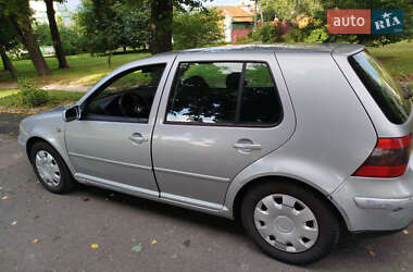 Хетчбек Volkswagen Golf 2001 в Конотопі