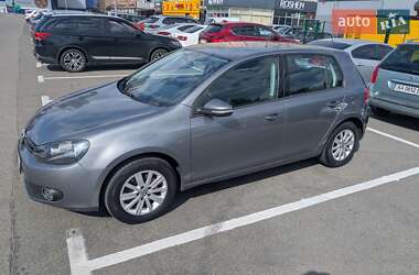 Хэтчбек Volkswagen Golf 2011 в Киеве