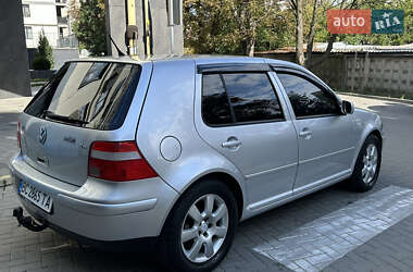 Хетчбек Volkswagen Golf 2002 в  фото 10 Хетчбек Volkswagen Golf 2002 в