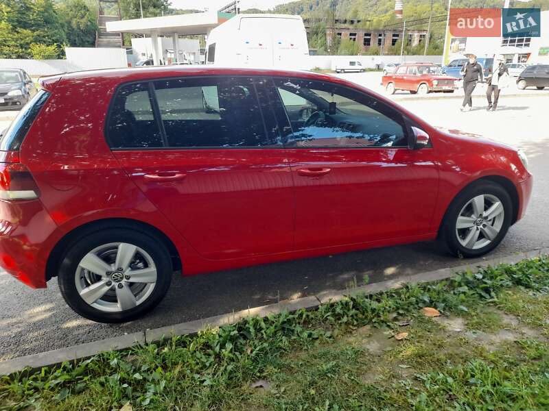 Хетчбек Volkswagen Golf 2011 в Сваляві