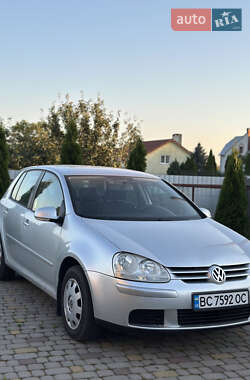 Хэтчбек Volkswagen Golf 2004 в Львове