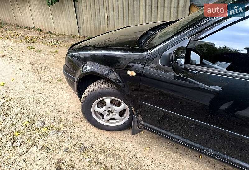 Хетчбек Volkswagen Golf 1998 в Харкові