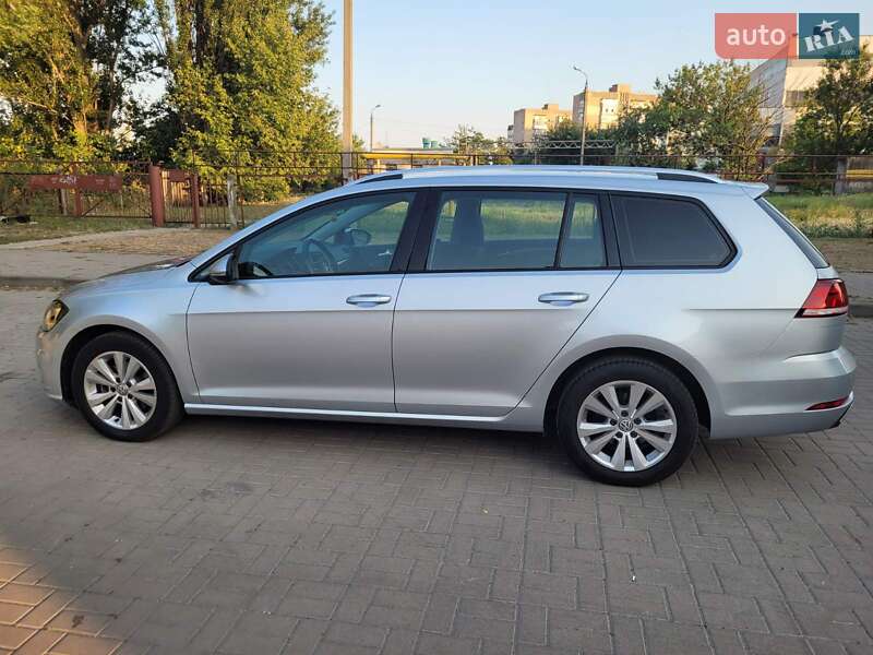 Універсал Volkswagen Golf 2018 в Черкасах