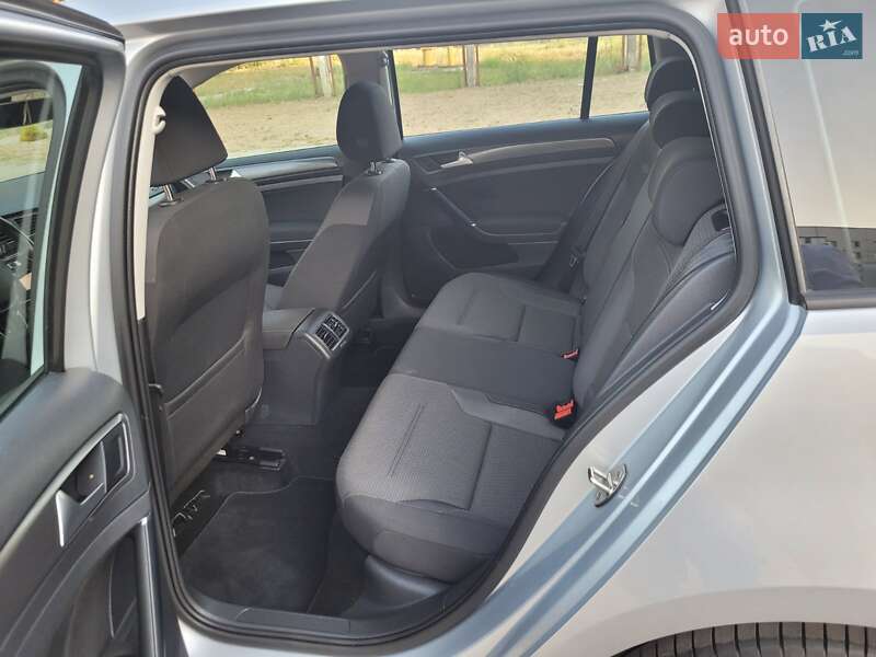 Універсал Volkswagen Golf 2018 в Черкасах