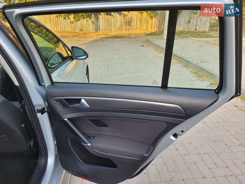 Універсал Volkswagen Golf 2018 в Черкасах