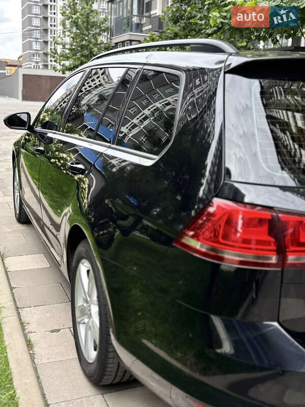 Универсал Volkswagen Golf 2016 в Буче