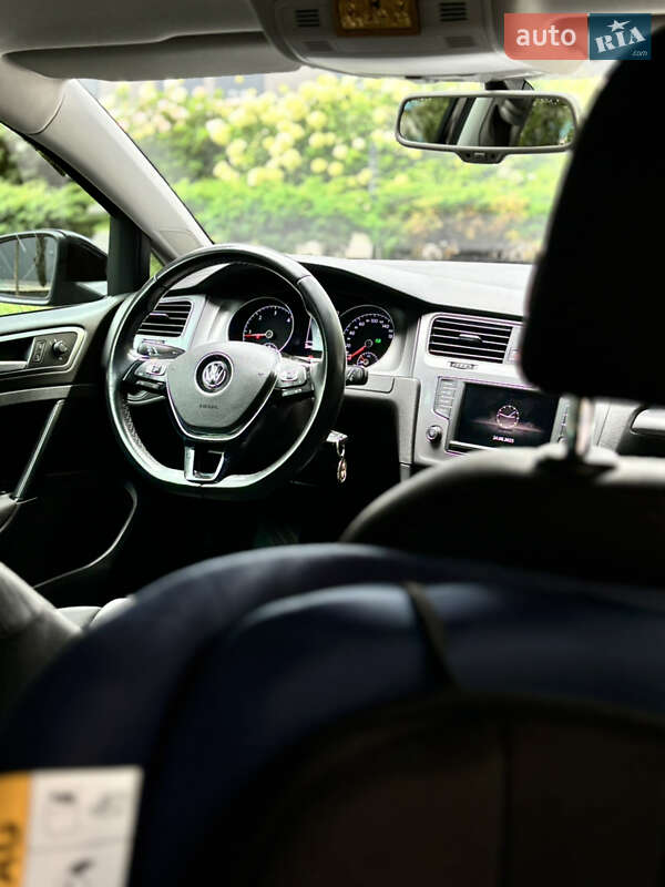 Универсал Volkswagen Golf 2016 в Буче