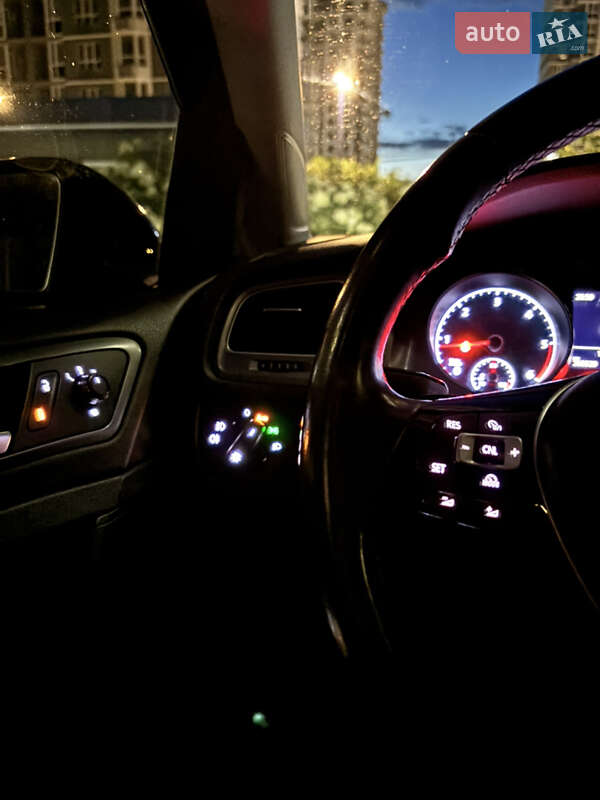 Универсал Volkswagen Golf 2016 в Буче