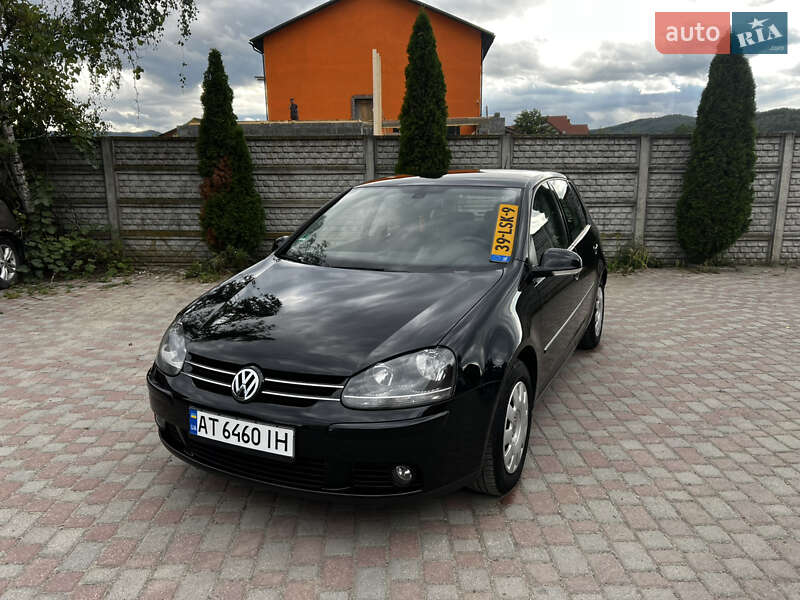 Хэтчбек Volkswagen Golf 2008 в Надворной