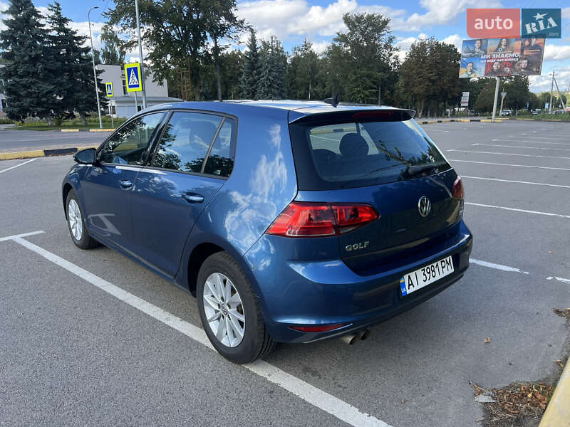 Хетчбек Volkswagen Golf 2017 в Києві