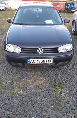Хэтчбек Volkswagen Golf 2003 в Луцке