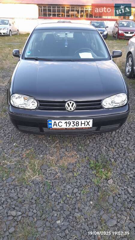 Хэтчбек Volkswagen Golf 2003 в Луцке