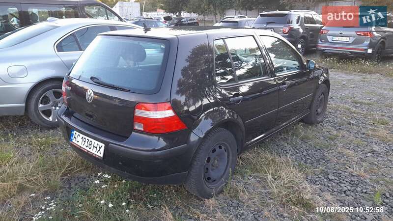 Хэтчбек Volkswagen Golf 2003 в Луцке