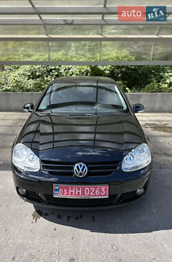 Хэтчбек Volkswagen Golf 2008 в Киеве