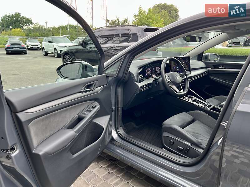 Хетчбек Volkswagen Golf 2024 в Києві