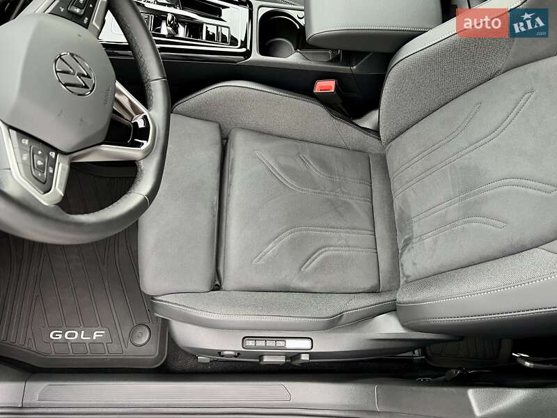 Хетчбек Volkswagen Golf 2024 в Києві