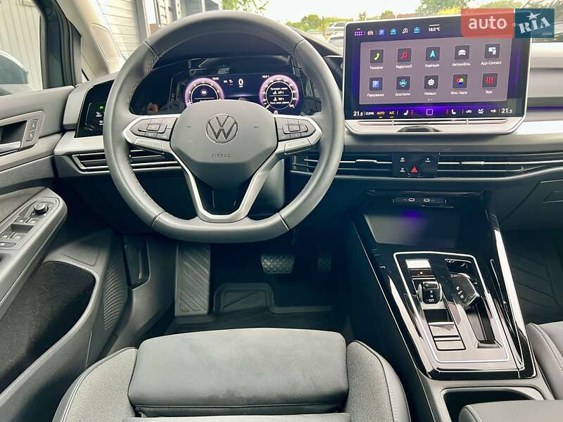 Хетчбек Volkswagen Golf 2024 в Києві