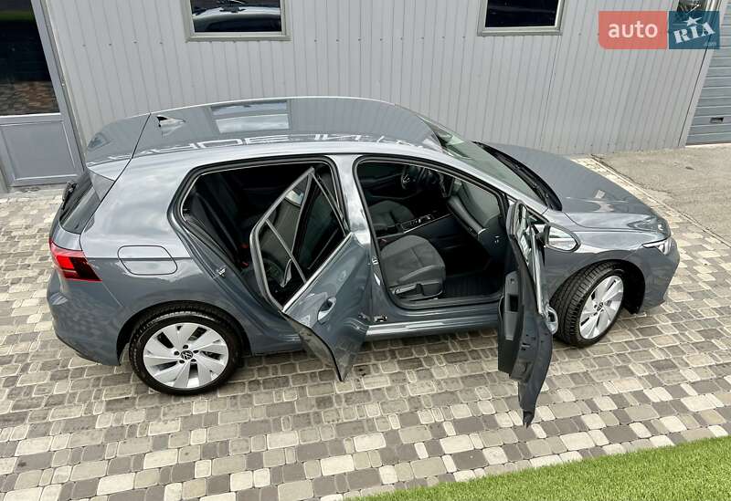 Хетчбек Volkswagen Golf 2024 в Києві
