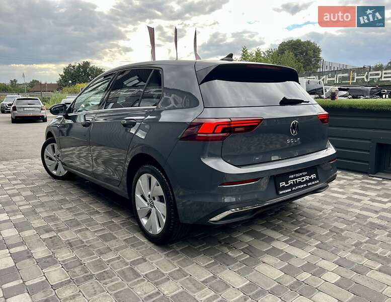 Хетчбек Volkswagen Golf 2024 в Києві