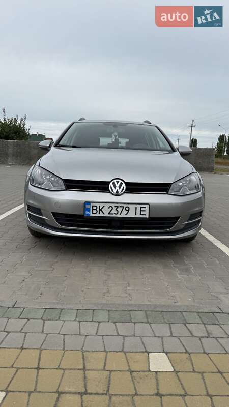 Універсал Volkswagen Golf 2014 в Вараші