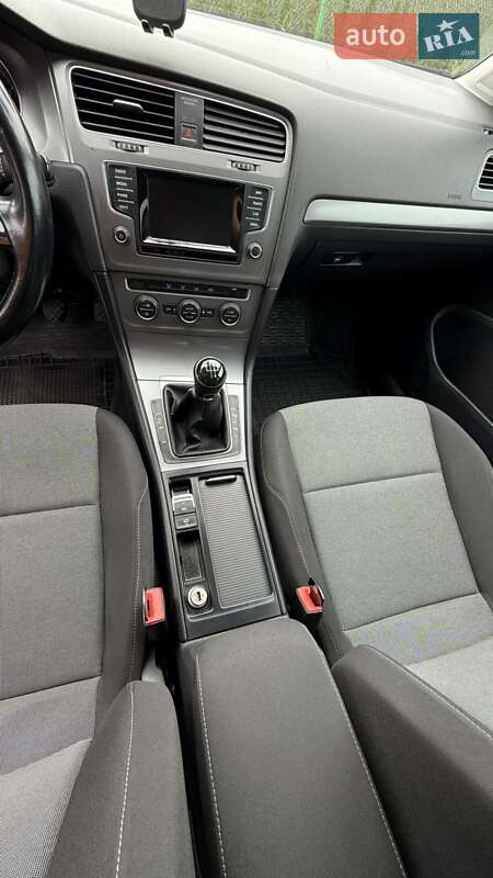 Універсал Volkswagen Golf 2014 в Вараші