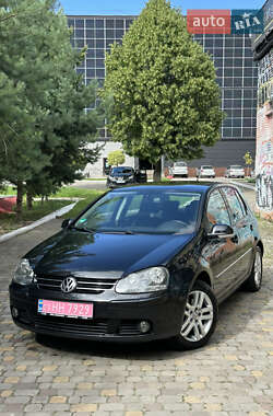 Хетчбек Volkswagen Golf 2008 в Луцьку