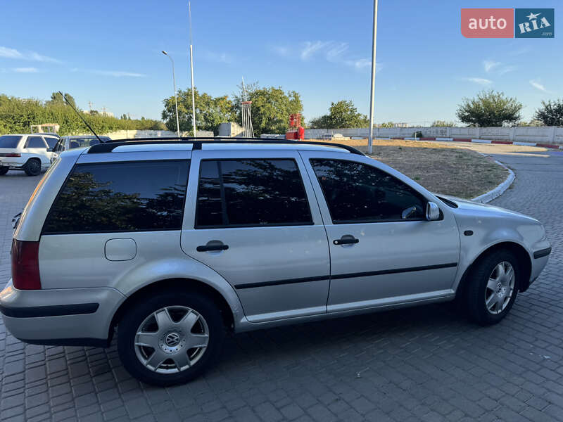 Універсал Volkswagen Golf 2003 в Одесі