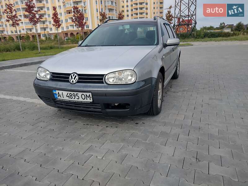 Универсал Volkswagen Golf 2002 в Буче